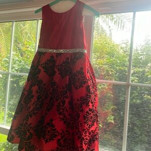 Gorgeous Red Dress w/Black Velvet Perfect for Holidays